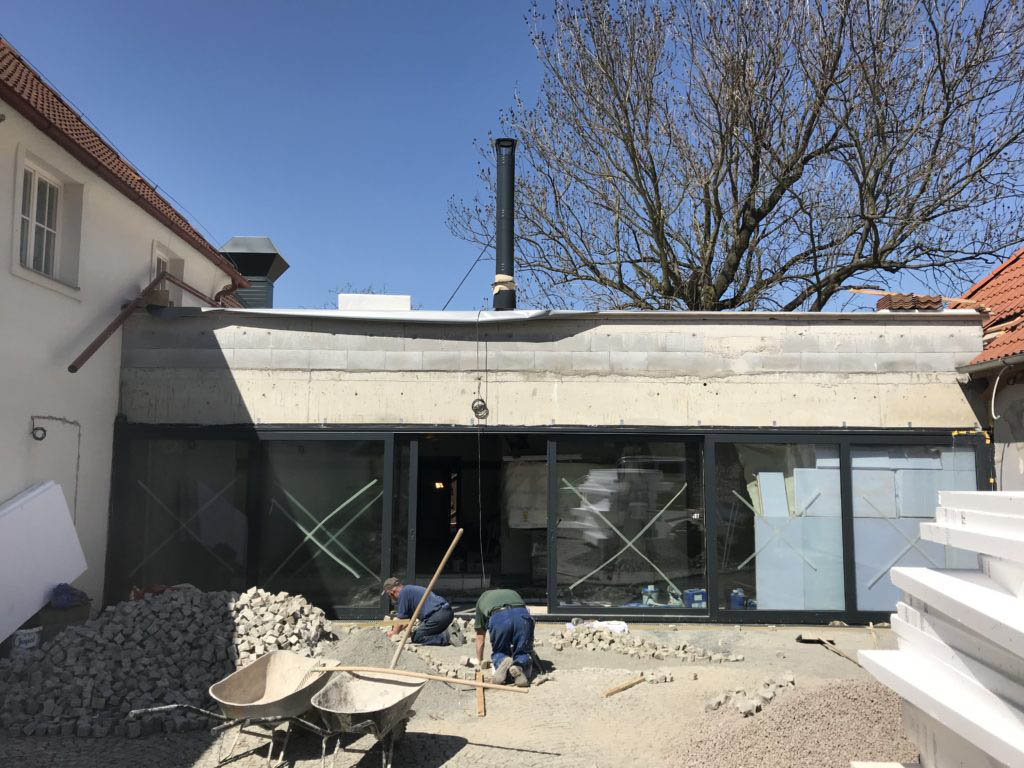 Stodola Herink stavba propojení restaurace, kuchyně, pivnice